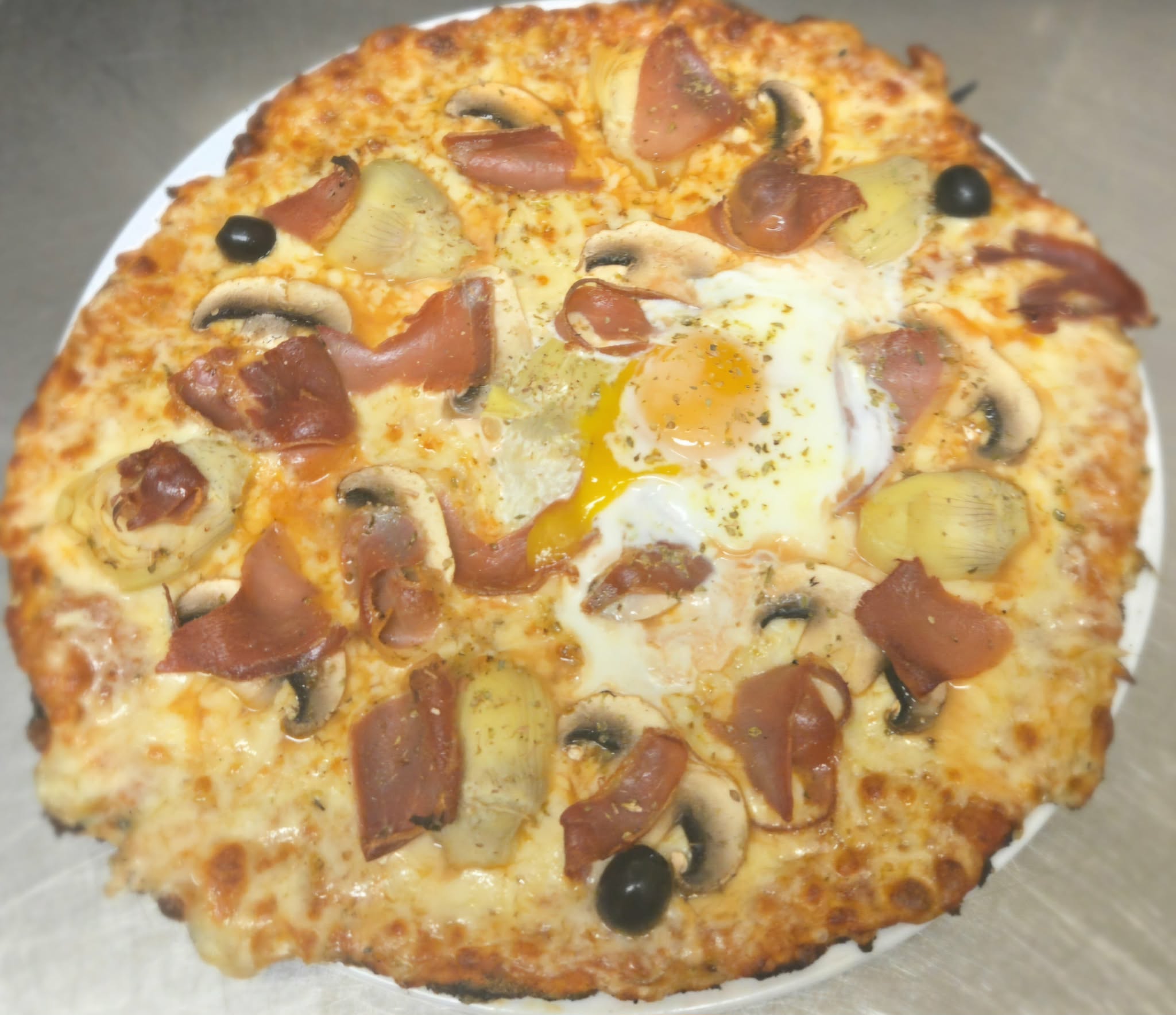 PIZZA DU MOMENT LA CAPRICCIOSA À 14,00 €